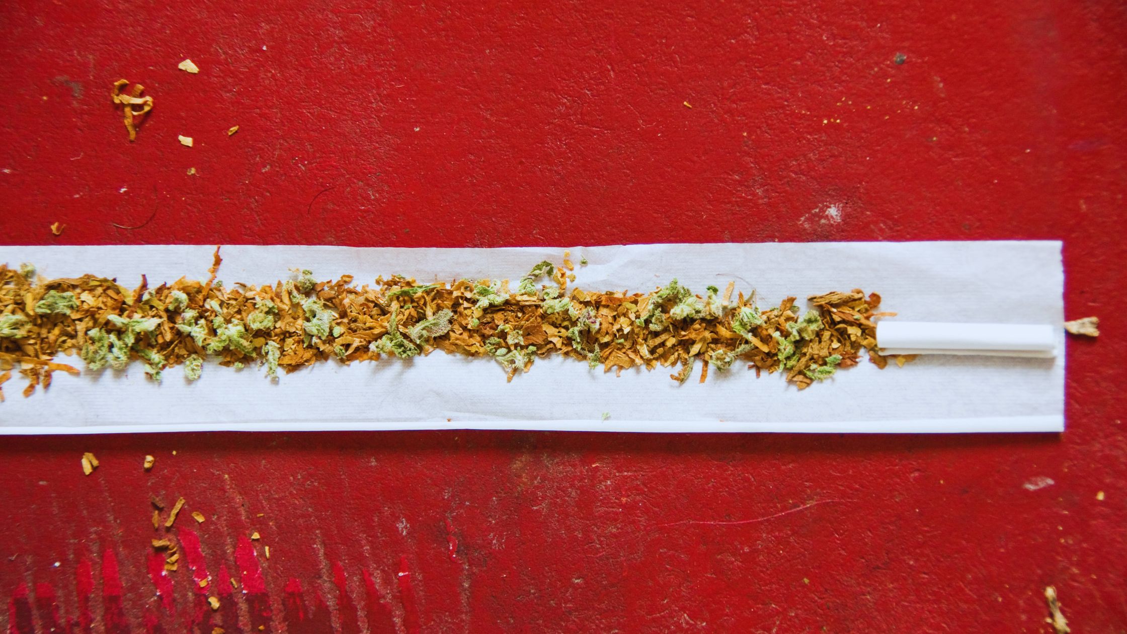 rolling a spliff to madrid
