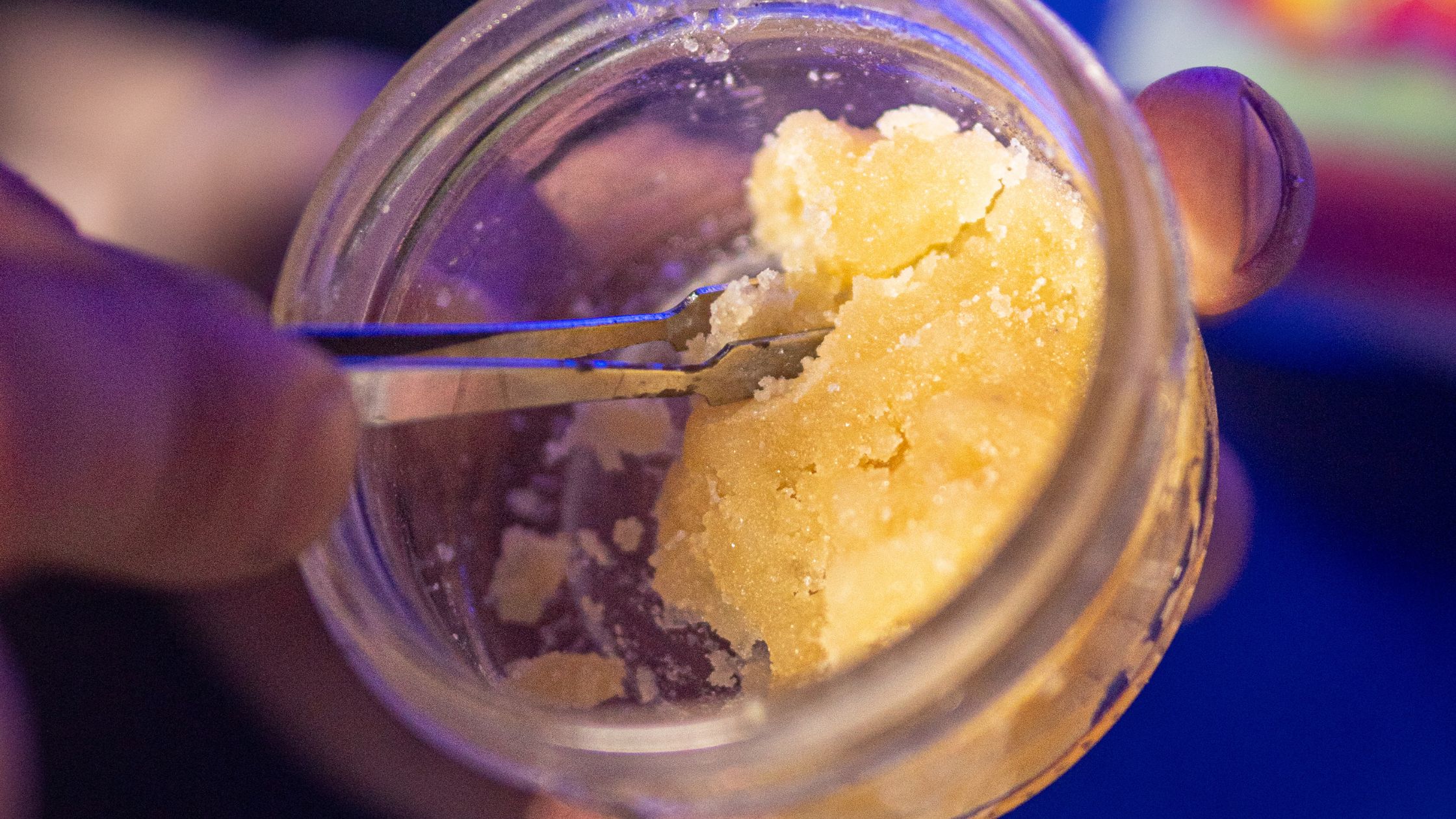cannabis concentrates live resin in Madrid weed club