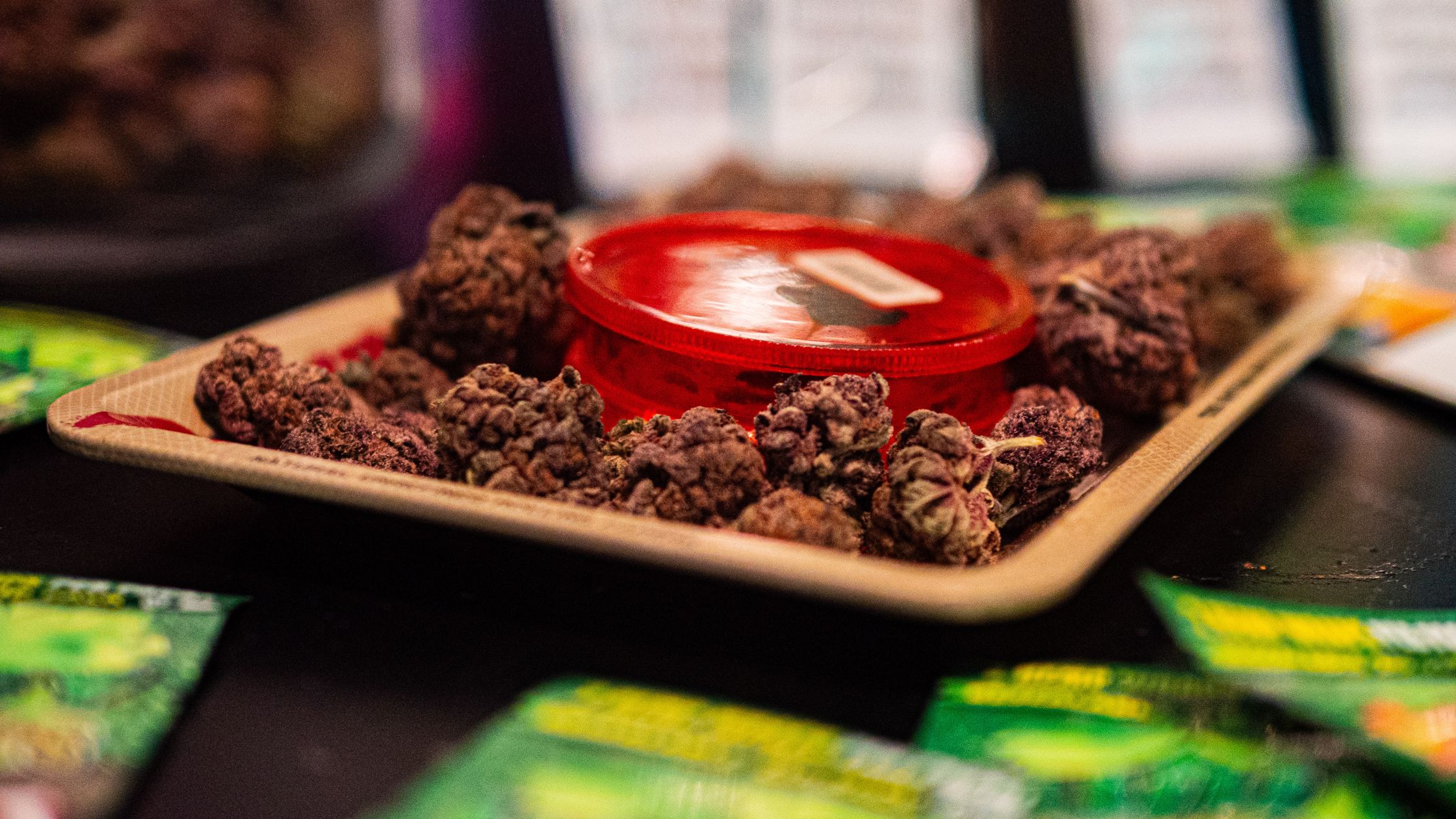 weeds near me in madrid cannabic club